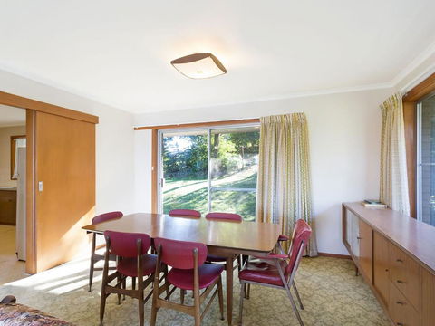 2 Water Crescent Retro Haven - Hobart Tourism 2