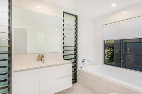 A SWEET ESCAPE Beachfront Tranquility - Tourism TAS 1