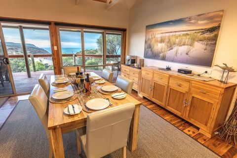 Sea Dragon Lodge & Villas - Hobart Tourism 7