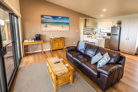 Sea Dragon Lodge & Villas - Hobart Tourism 5