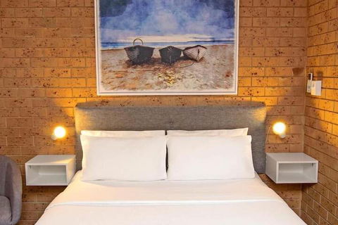 Coast Inn Motel - Tourism TAS 6