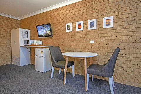 Coast Inn Motel - Tourism TAS 3