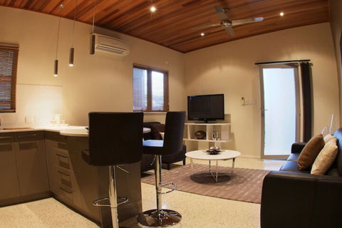 Mia Mia Executive Apartments - Tourism TAS 2