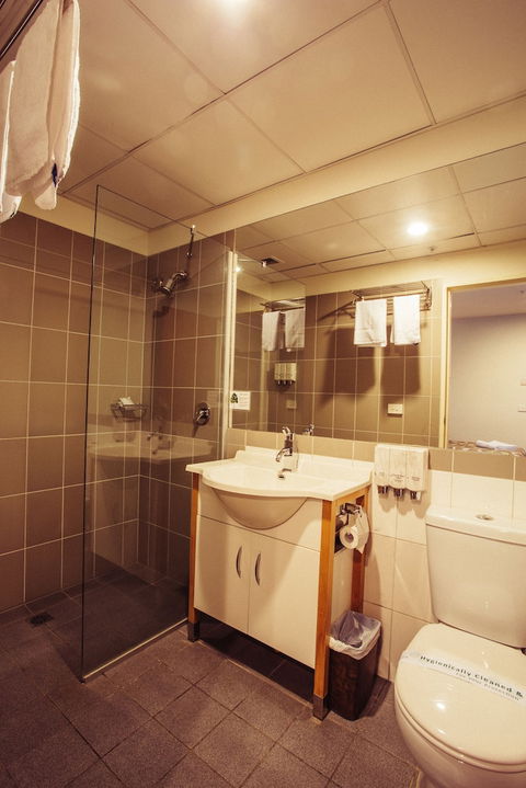 YTI Garden Hotel - Tourism TAS 6