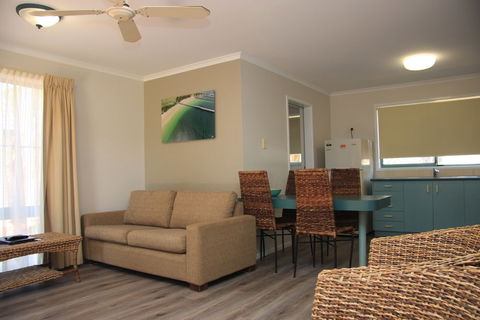 Aqua Villa Resort - Tourism TAS 4