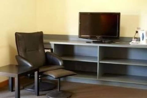 Seasons Hotel Newman - Tourism TAS 5
