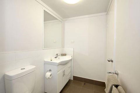 Seasons Hotel Newman - Tourism TAS 7