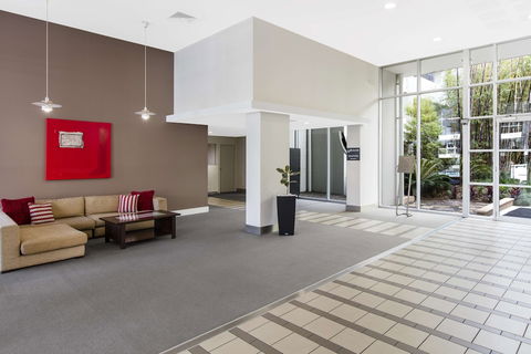 Oaks Brisbane Mews Suites - Tourism TAS 5