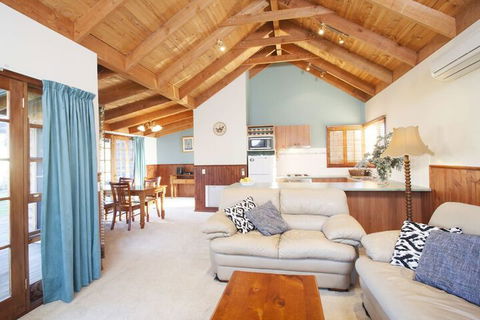 Beechworth Cedar Cottages - Tourism TAS 1
