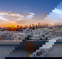 Oaks Melbourne South Yarra Suites - Tourism TAS