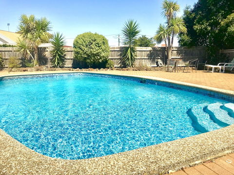 Burwood East Motel - Hobart Tourism 0