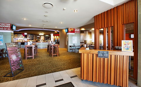 Nightcap At Hinterland Hotel - Tourism TAS 6