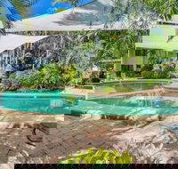 Beachfront Apartments on Trinity Beach - Tourism TAS