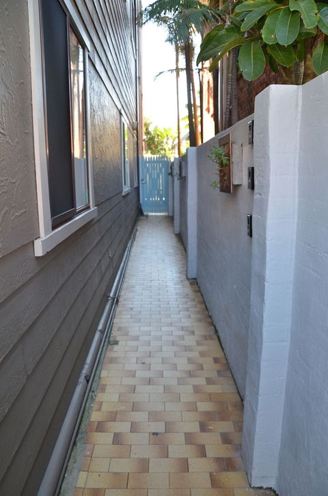 Sandy Bottoms Guesthouse - Hobart Tourism 0