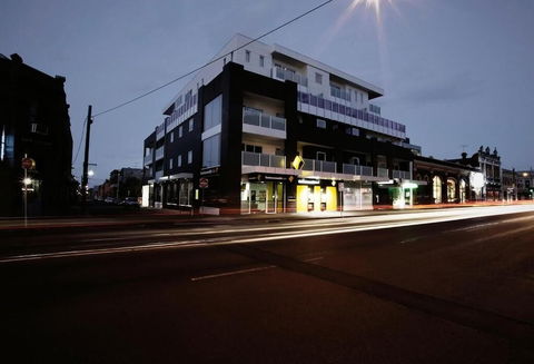 Tyrian Serviced Apartments Fitzroy - Tourism TAS 3