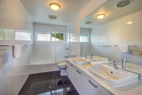 Coco Bay Resort - Tourism TAS 5