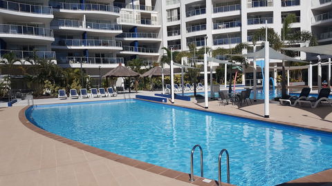 Pier Resort - Tourism TAS 0