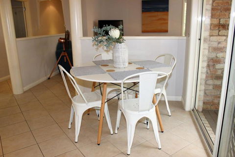FRANGIPANI BEACH HOUSE PET FRIENDLY 22 Belbourie Cres Boomerang Beach - Tourism TAS 3