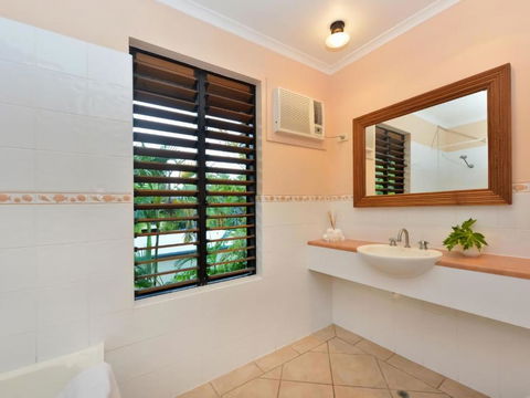 Balinese Breeze - Hobart Tourism 4