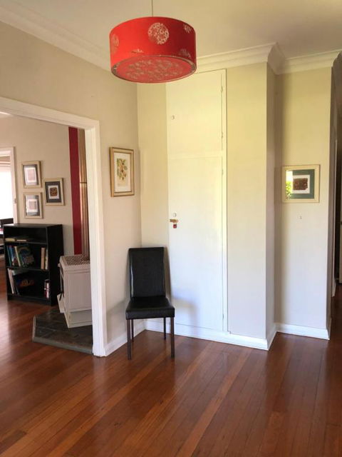 Jean Street Home Away From Home - Hobart Tourism 4