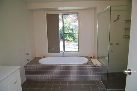 Banyula 103 Neville Morton Drive - Hobart Tourism 3