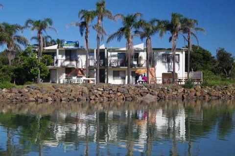 Beachfront 6 25 Willow Street - Tourism TAS 3