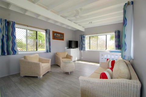 Beachfront 6 25 Willow Street - Tourism TAS 4