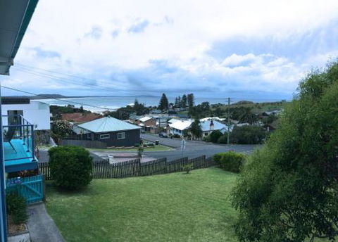 Clareview 8 Korogora Street - Tourism TAS 4