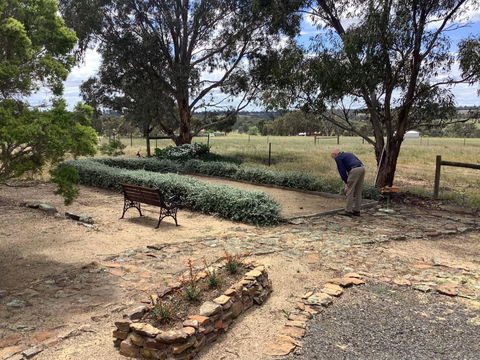 Gilgraves Vineyard Farmstay - Hobart Tourism 5