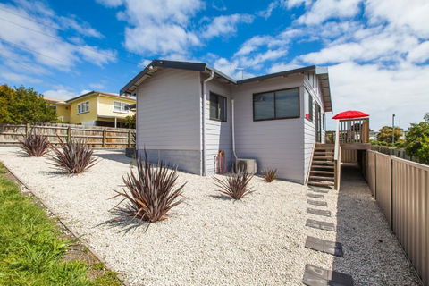 Bircoo Cottage Beach & Golf Getaway - Tourism TAS 6