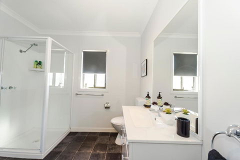 Bircoo Cottage Beach & Golf Getaway - Tourism TAS 2