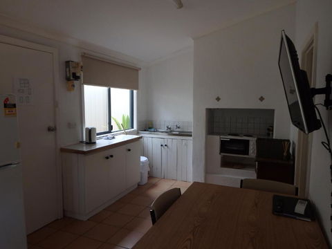 Lazy Lobster Holiday Units & Chalets - Tourism TAS 4