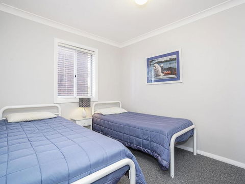 Beachcomer Unit 1 The Entrance NSW - Hobart Tourism 1
