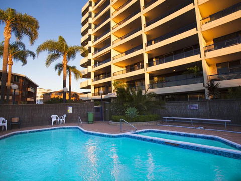 St Tropez Unit 9 The Entrance NSW - Hobart Tourism 1