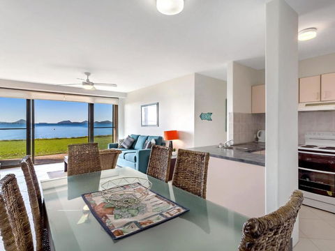Soldiers Point Road Harbourside Unit 02 07 - Tourism TAS 1