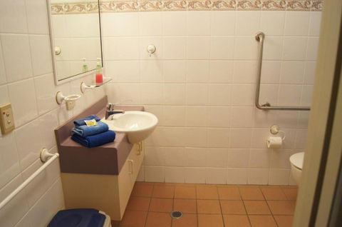Accommodation On Denham - Tourism TAS 4