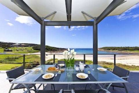 Sails On The Beachfront Exclusive Seaside Home - Hobart Tourism 0
