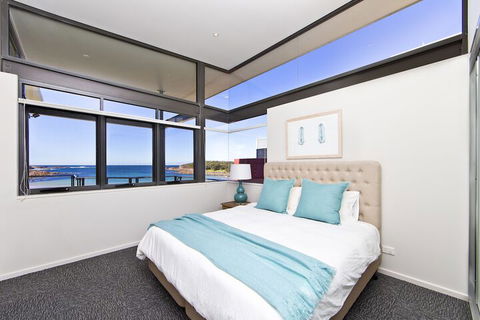 Sails On The Beachfront Exclusive Seaside Home - Hobart Tourism 1