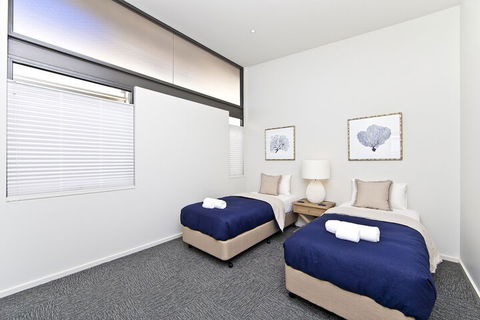 Sails On The Beachfront Exclusive Seaside Home - Hobart Tourism 5