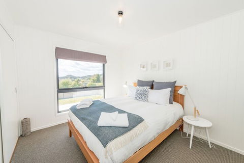 Beach House XIV - Hobart Tourism 4