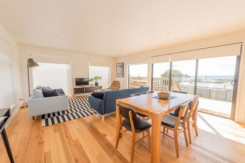 Beach House XIV - Hobart Tourism 3