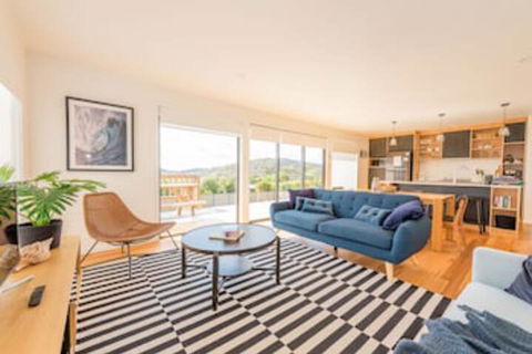 Beach House XIV - Hobart Tourism 0