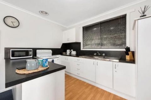 Elkie Villa 2 Bedroom Unit Burnie - Hobart Tourism 4