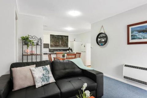 Elkie Villa 2 Bedroom Unit Burnie - Hobart Tourism 6