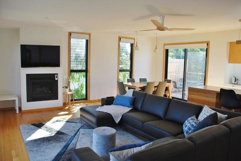 COASTAL BEAUTY On BRUCE - Tourism TAS 2