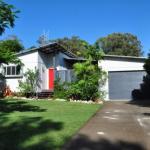 10 Double Island Drive Modern Family Home Centrally Located Swimming Pool & Outdoor Area - Tourism TAS 0