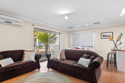 Blue Haze Air Conditioned Comfort - Hobart Tourism 4