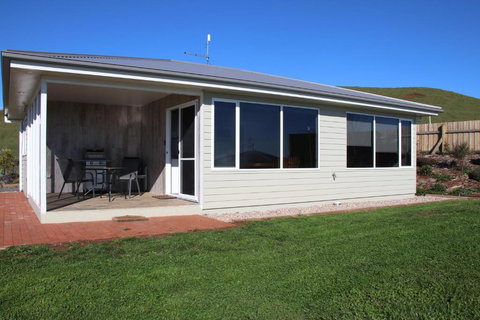 Penguin Seaside Farm - Tourism TAS 1