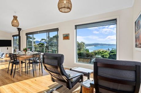 GRANITE BEACH HOUSE At Bay Of Fires - Tourism TAS 5