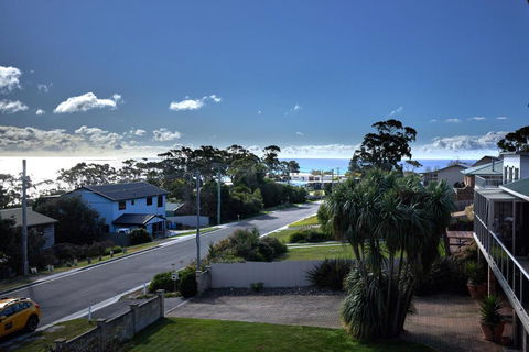 GRANITE BEACH HOUSE At Bay Of Fires - Tourism TAS 2